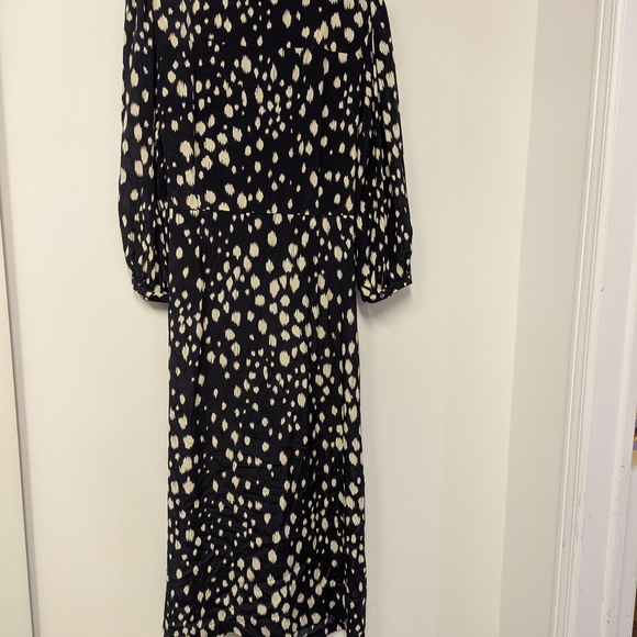 Elegant Long Sleeve Polka Dot Dress - Picture 2 of 4